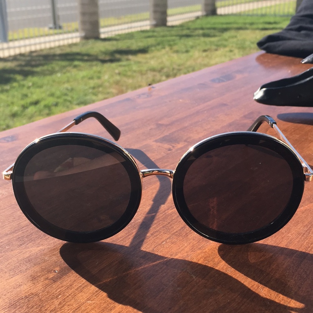 Black Round sunglasses